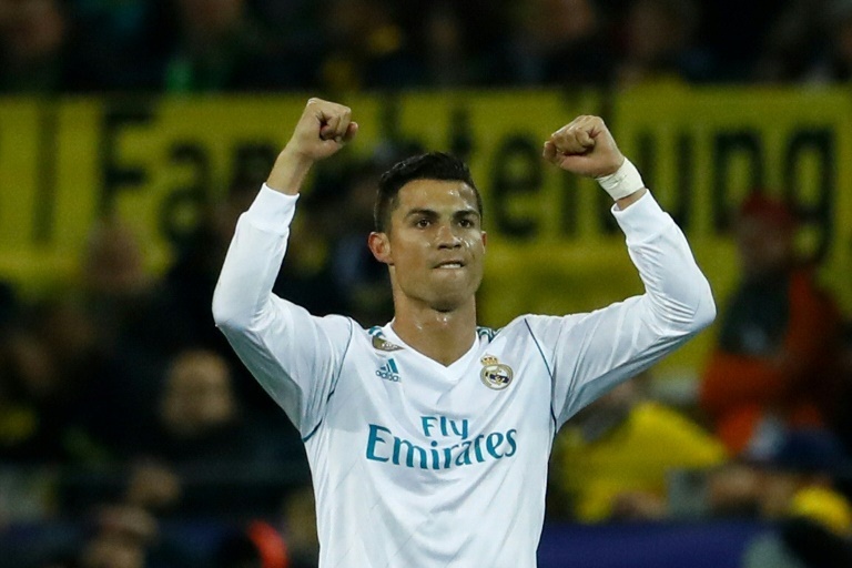 Siguiente Artículo Artículo previo
Pin Cristiano histórico ante el Borussia. AFP Whatsapp Twitter Facebook Comentarios 2