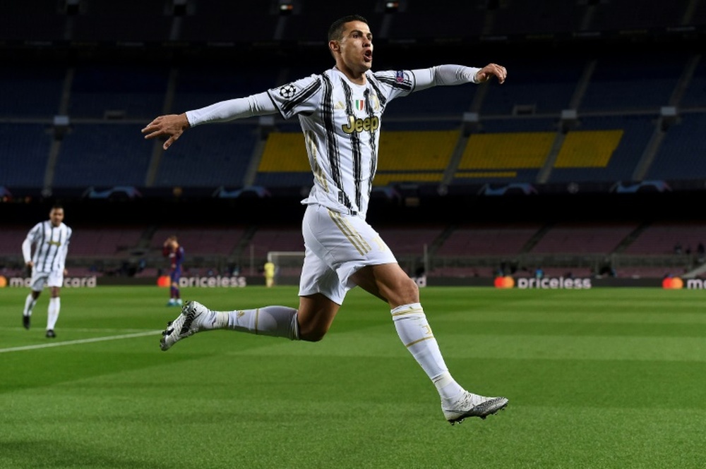 Brio attaca Ronaldo. AFP