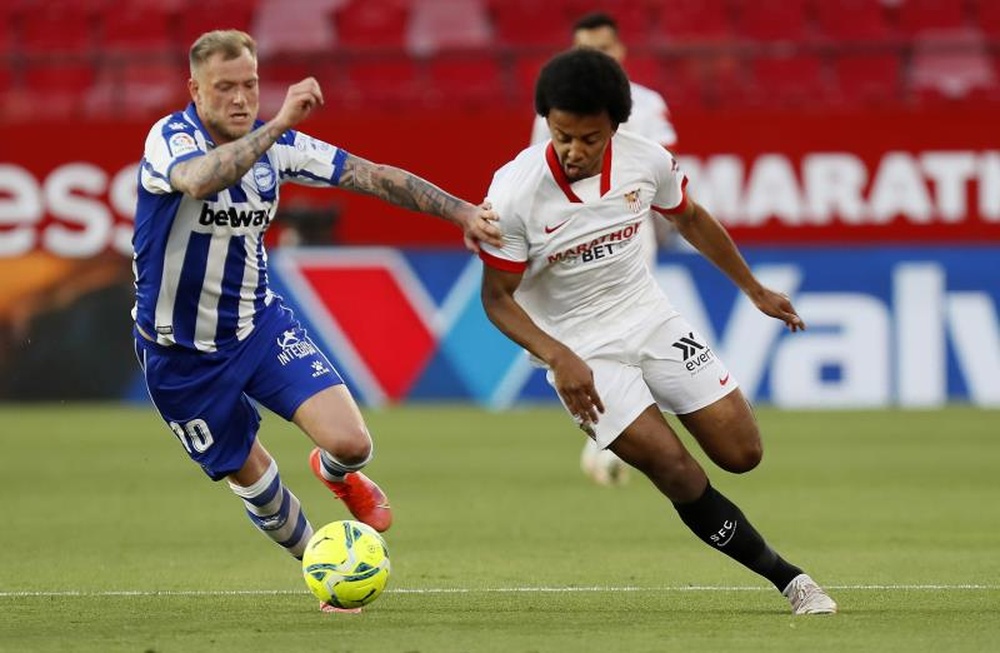 Il Chelsea sta per chiudere l'arrivo di Koundè per 50 milioni. EFE