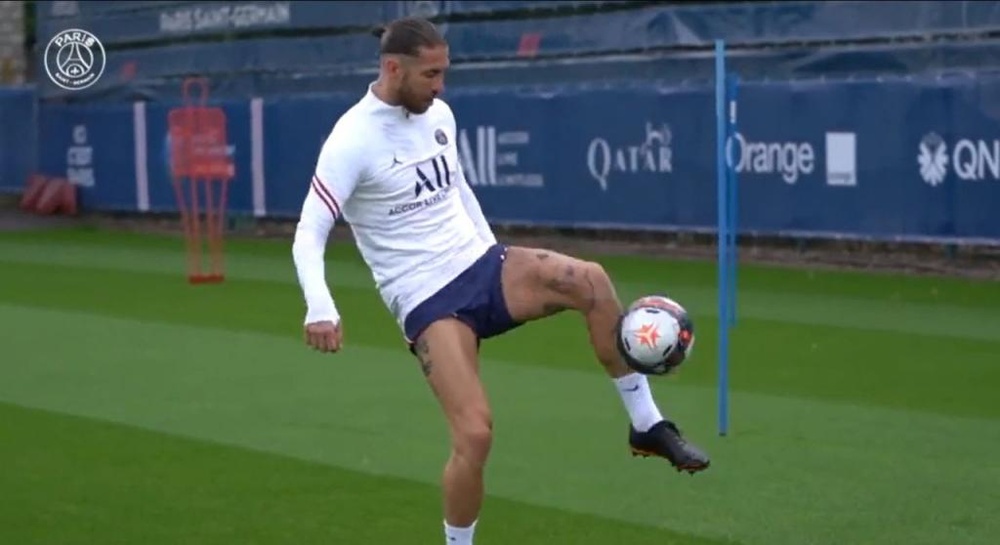 Sergio Ramos n'est toujours pas prêt. YouTube/PSG