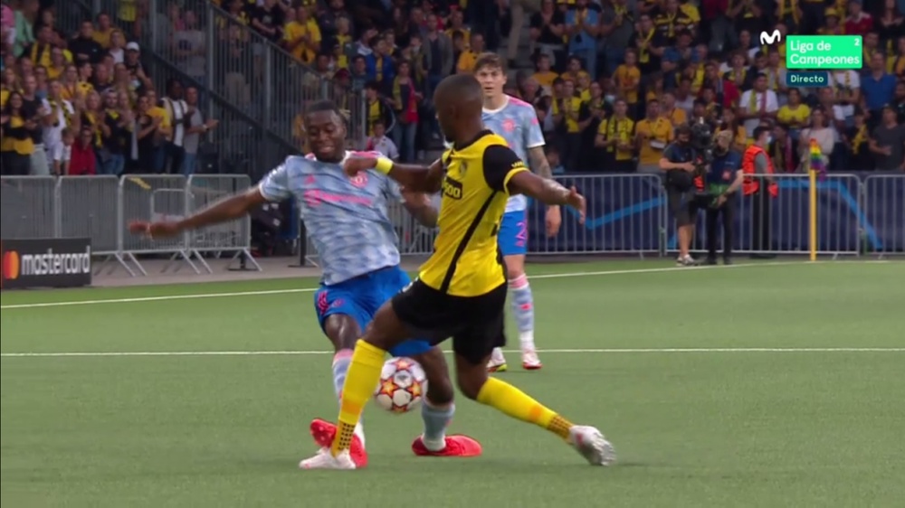 Wan-Bissaka fue expulsado en la primera parte. Captura/MovistarLigadeCampeones