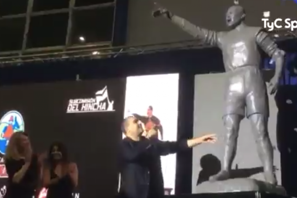 La estatua con la que Vélez homenajeó a Chilavert La estatua con la que Vélez homenajeó a Chilavert