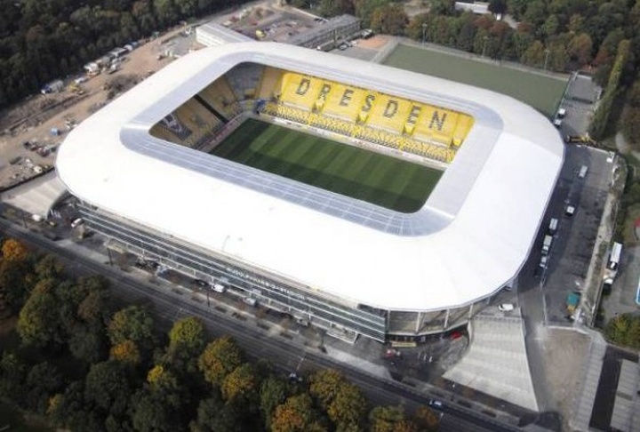 Rudolf-Harbig-Stadion