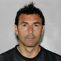 R. González