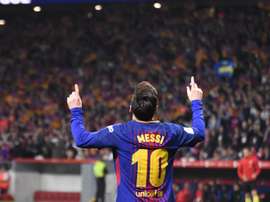 Messi sempre encerra comemorações com uma homenagem especial com esse gesto. BeSoccer
