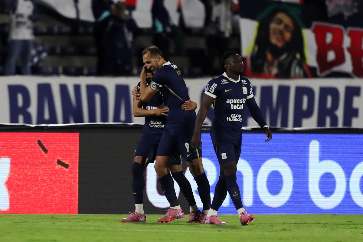 Alianza continúa reescribiendo la historia