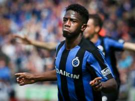 Abdoulay Diaby celebra un tanto con el Brujas en un choque de la Liga Belga. AFP