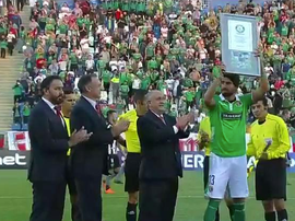 El delantero 'charrúa', homenajeado en la Conmebol Sudamericana. Captura/FoxSports