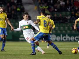 Las Palmas y Elche empatan con 28 puntos, muy cerca de la zona de 'play off'. LaLiga