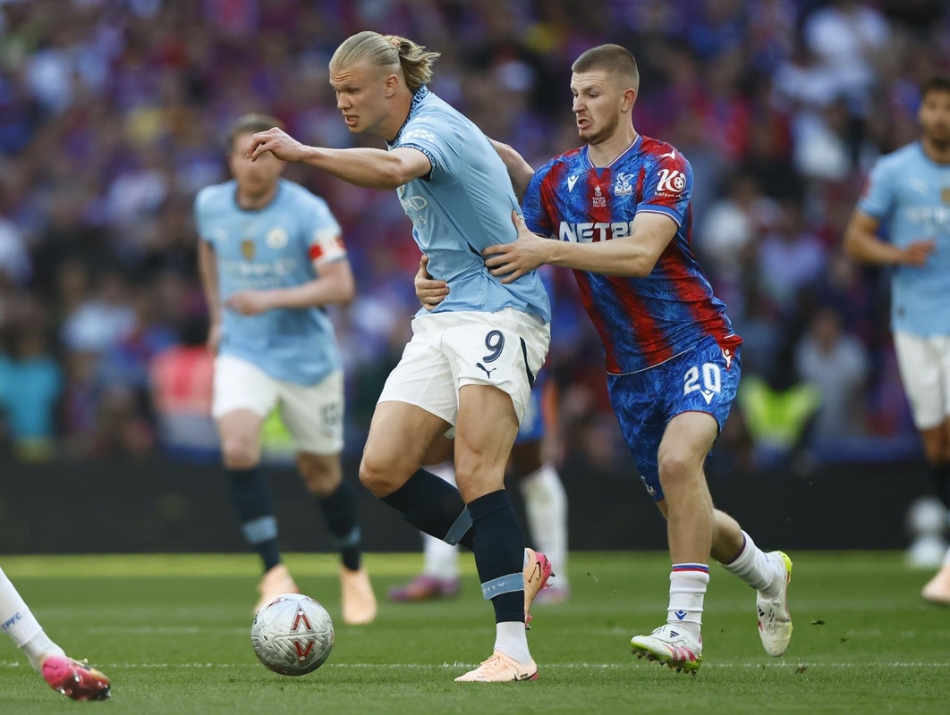 Palace prepare new contract for Wharton amid Premier League interest