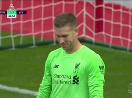 Goleiro do Liverpool passa de herói a vilão. Captura/DAZN