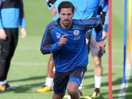 Adrien Silva ainda não representou a sua nova equipa. Twitter/Leicester