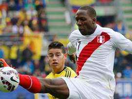 Advíncula se une a la disciplina de Tigres. Twitter