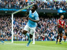 Bony podría volver a vestir la camiseta del Swansea. AFP