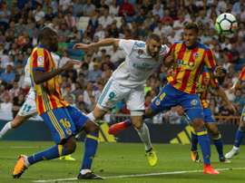 Benzema foi dos mais infelizes na noite 'blanca'. AFP