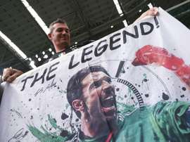 Buffon supera Maldini e faz história da Serie A. AFP