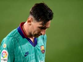 Lionel Messi está pendurado e pode virar ausência por conta dos cartões recebidos. AFP