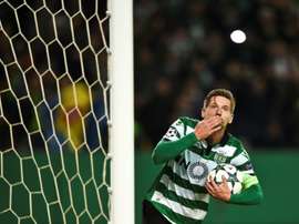 Médio não pode jogar pelo Leicester até janeiro. AFP