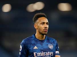 Arteta défend Aubameyang, mais lui en demande plus. AFP