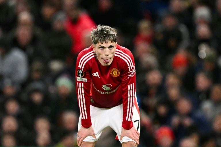 Garnacho included in Man Utd squad despite instructions to find new club