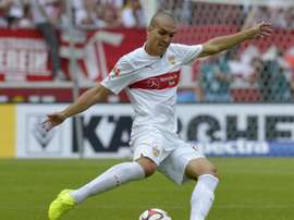 Stuttgarts Spanish midfielder Oriol Romeu plays the ball during the German first division Bundesliga football match VfB Stuttgart vs 1 FC Cologne, in Stuttgart, southern Germany, on August 30, 2014