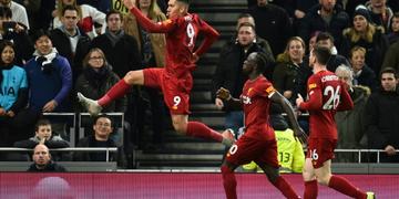 Liverpool vence o Tottenham por 1 a 0 e quebra recordes.
