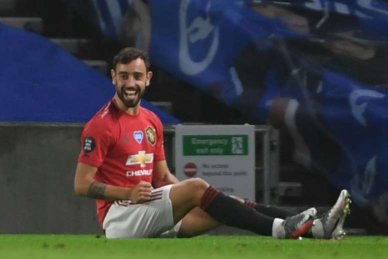 Fernandes Stars In Man Utd Masterclass With Double Besoccer
