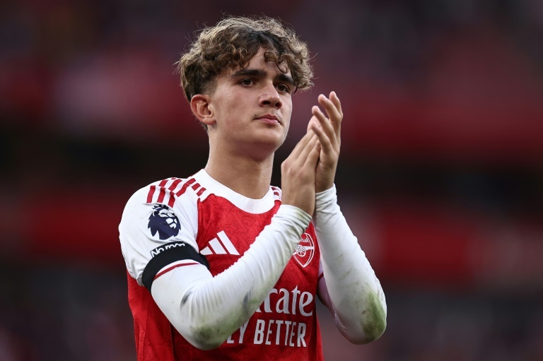 Arsenal fecha acordo de formação com o jovem prodígio Max Dowman
