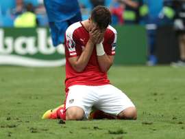 Dragovic interesa mucho al United de Mourinho. AFP