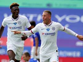 Ross Barkley gave Chelsea a 0-1 win at Leicester in the FA Cup.