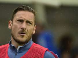 Romas forward from Italy Francesco Totti warms up on April 17, 2016