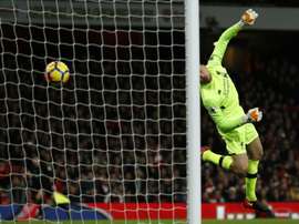 Mignolet pourrait remplacer Cillessen. AFP