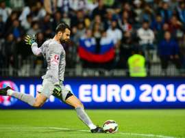 Slovenias goalkeeper Samir Handanovic, pictured on October 9, 2014, is reported to have agreed to improved terms of 2.5m euros per year