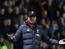 Klopp e Liverpool sofrem críticas por utilizar time b nas disputas das FA Cup e da EFL Cup. AFP