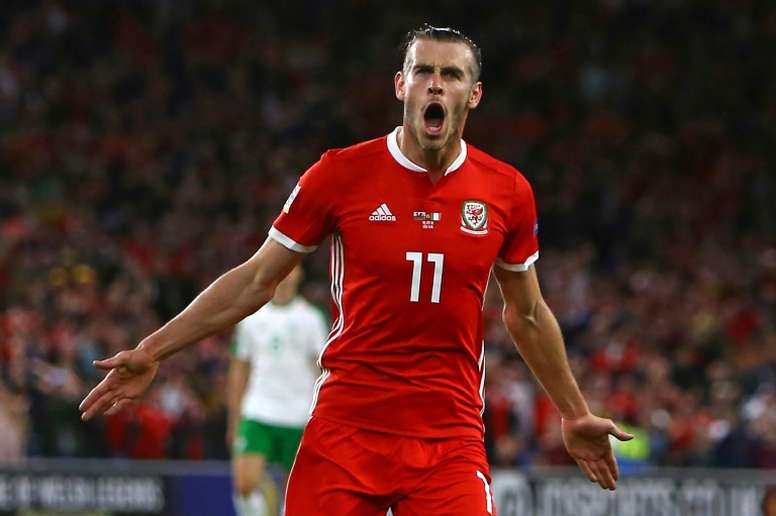 Gareth Bale Helps Wales Tear Ireland Apart Besoccer