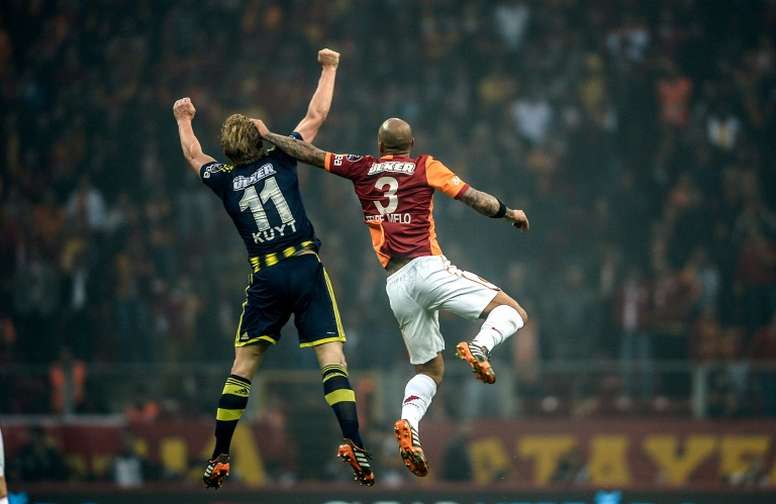 Galatasaray And Fenerbahce Istanbul S Best Of Enemies Besoccer