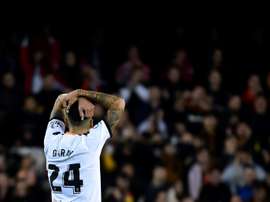 Garay cargó contra el Valencia en un duro comunicado. AFP