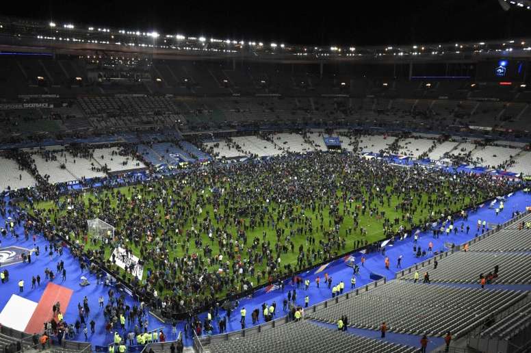 Shock Horror For 80 000 Fans At Stade De France Besoccer