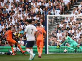 Com gol brasileiro, o Newcastle surpreende os spurs. AFP