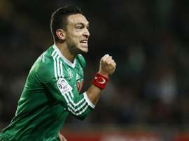 Mevlut Erding celebra un gol. AFP