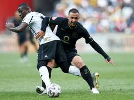 Samir Nurkovic (R) put Kaizer Chiefs ahead, but his team conceded a late leveller. AFP