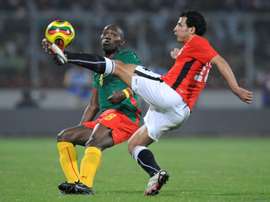 Geremi Njitap (L) and Abdel Wahed Moawad during a 2008 Africa Cup of Nations match. AFP