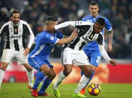 Rade Krunic (i) tiene contrato con el Empoli hasta 2021. AFP