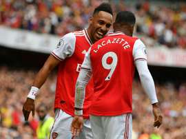 Sans Champions League, Aubemeyang devrait pousser Lacazette vers la sortie. AFP