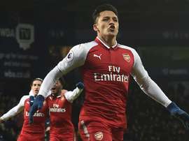 Alexis é um dos jogadores que o City pretende contratar. AFP