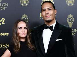 Gullit defendió la gran temporada de Van Dijk. AFP