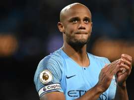 Vincent Kompany anunciou a sua saída do Manchester City. AFP