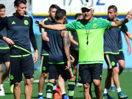 Ricardo Ferretti gestures as his players take part in a training session at the Rose Bowl in Pasadena, California on October 9, 2015, a day before Mexico plays the US in the playoff match for the Confederations Cup
