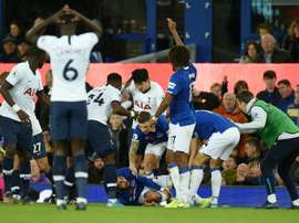 Tosun tentou consolar André Gomes. AFP