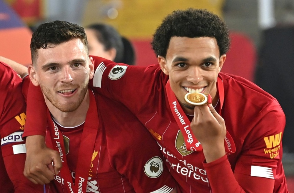 El Liverpool tiene en mente cerrar seis renovaciones más. AFP